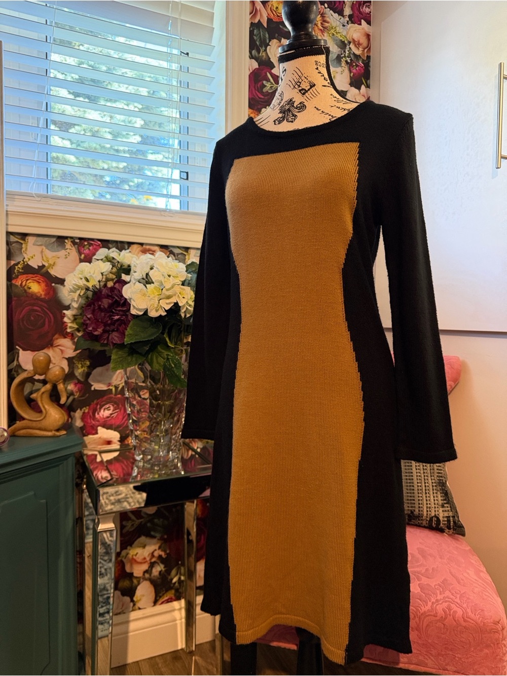 Black and Mustard Colorblock Long Sleeve Knit Dress
